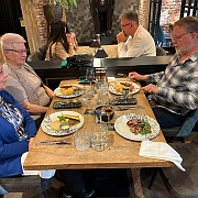 033 Het zag er prima uit toen het eten op tafel kwam